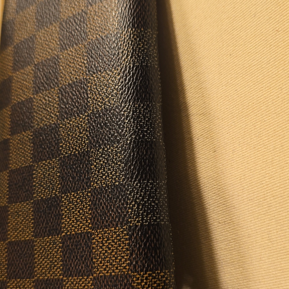 Louis Vuitton wallet in iconic Damier Ebene coated canvas with gold hardware - Picture 9 of 12